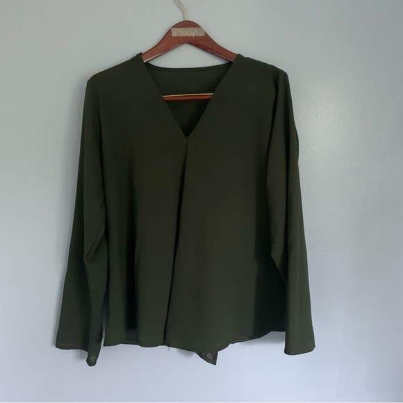 🔴 Olive Army Green Dart Front Draped Curved Hem Blouse - Picture 1 of 5